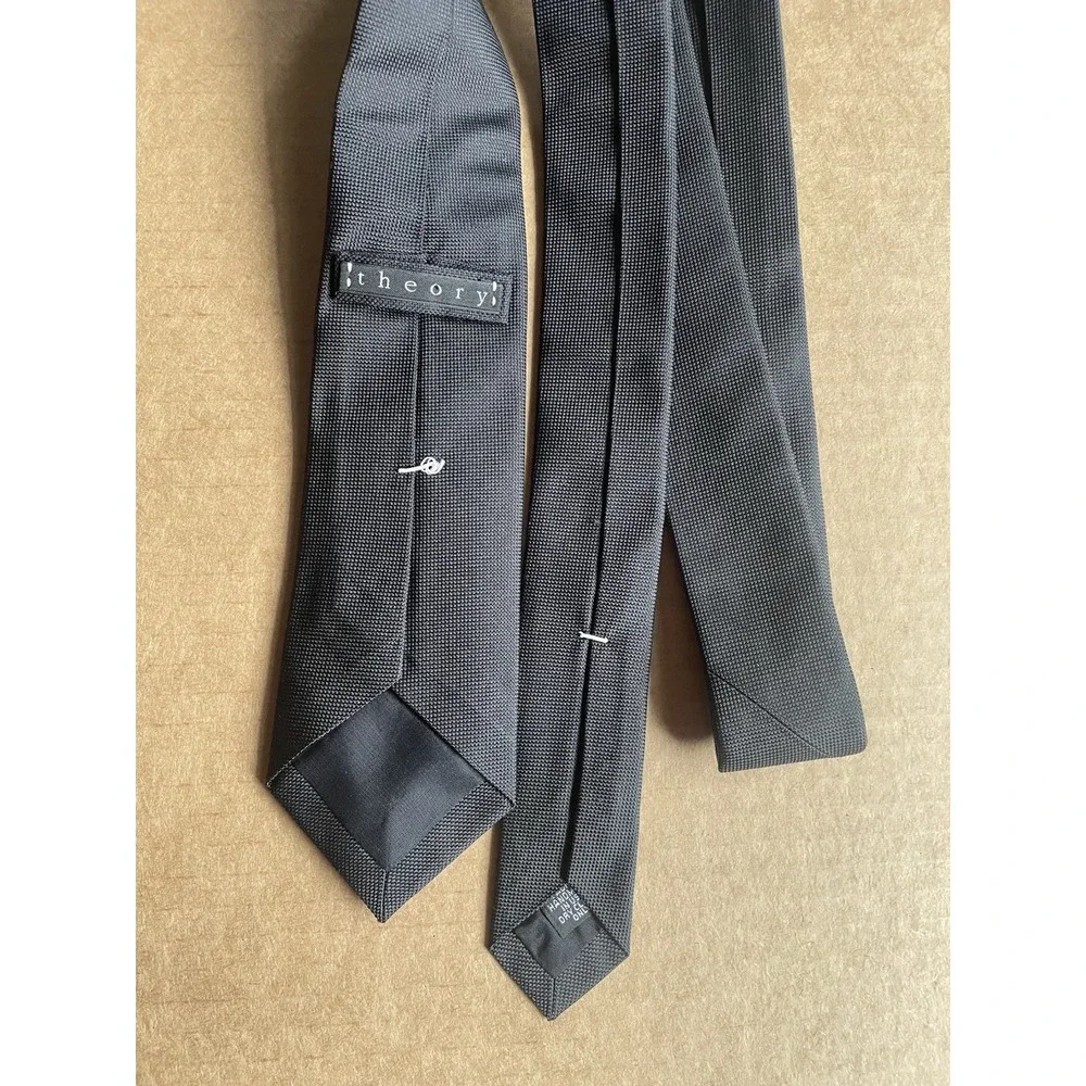 Theory 100% Silk‎ Designer Necktie Tie Made In USA Roadster Black